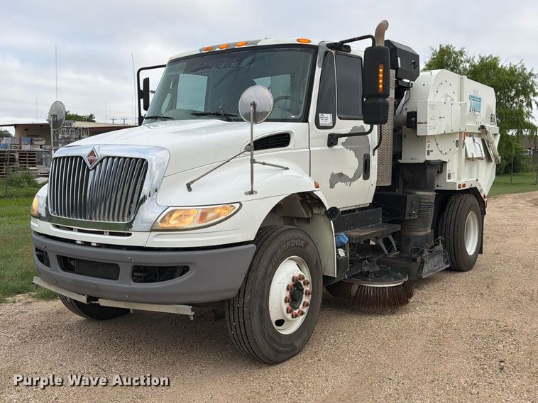 image for item ED5336 2016 International 4300 street sweeper truck