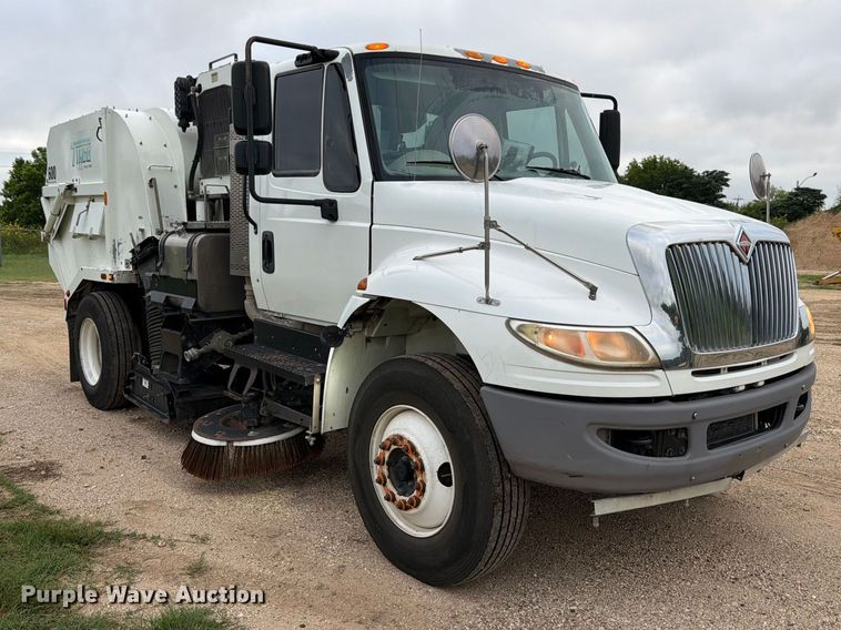 image for item ED5336 2016 International 4300 street sweeper truck