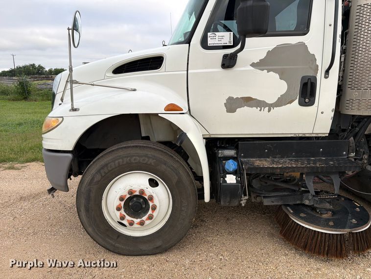 image for item ED5336 2016 International 4300 street sweeper truck