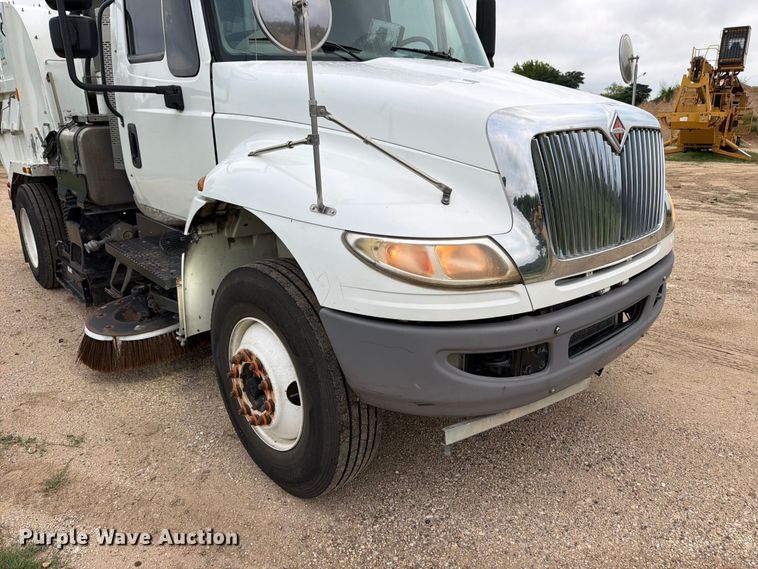 image for item ED5336 2016 International 4300 street sweeper truck