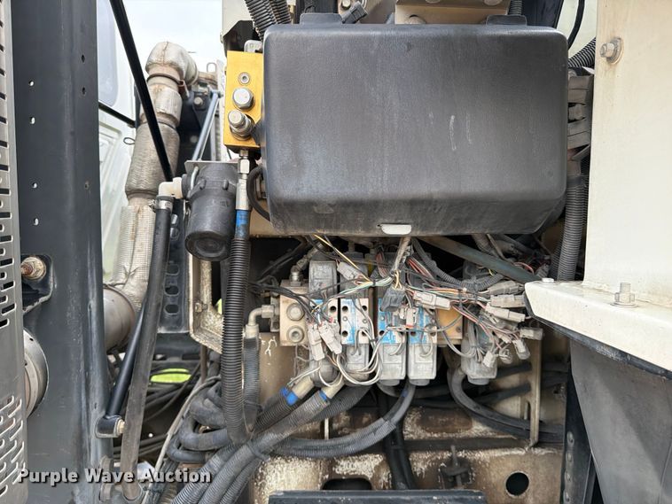 image for item ED5336 2016 International 4300 street sweeper truck