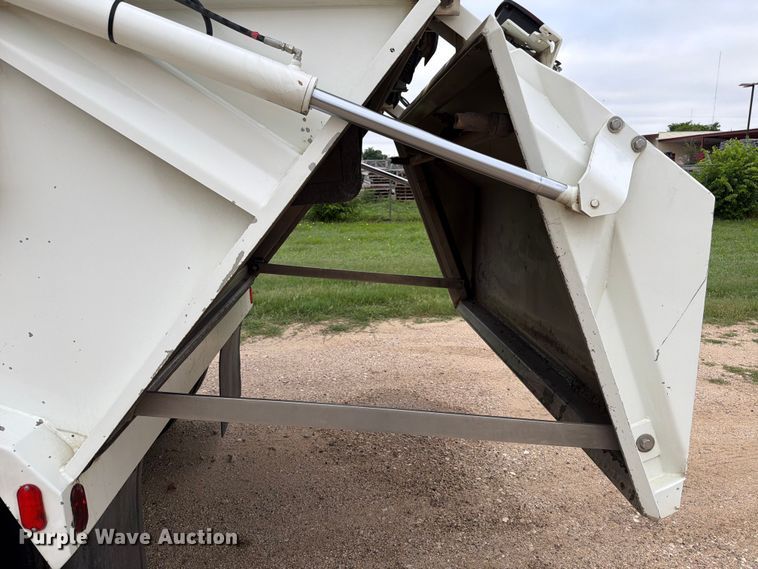 image for item ED5336 2016 International 4300 street sweeper truck