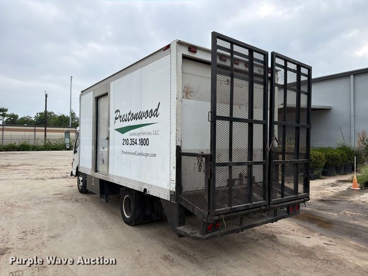 image for item ED5342 2005 GMC W4500 box truck