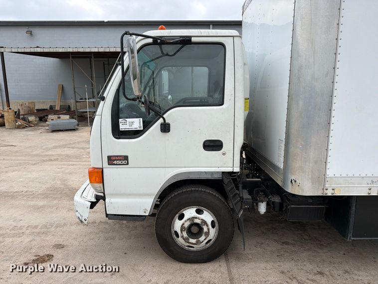 image for item ED5342 2005 GMC W4500 box truck