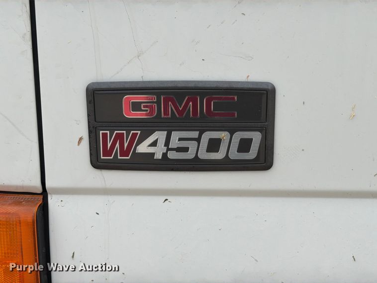 image for item ED5342 2005 GMC W4500 box truck