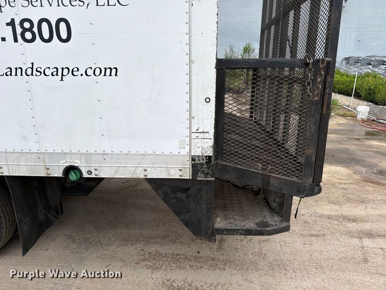 image for item ED5342 2005 GMC W4500 box truck