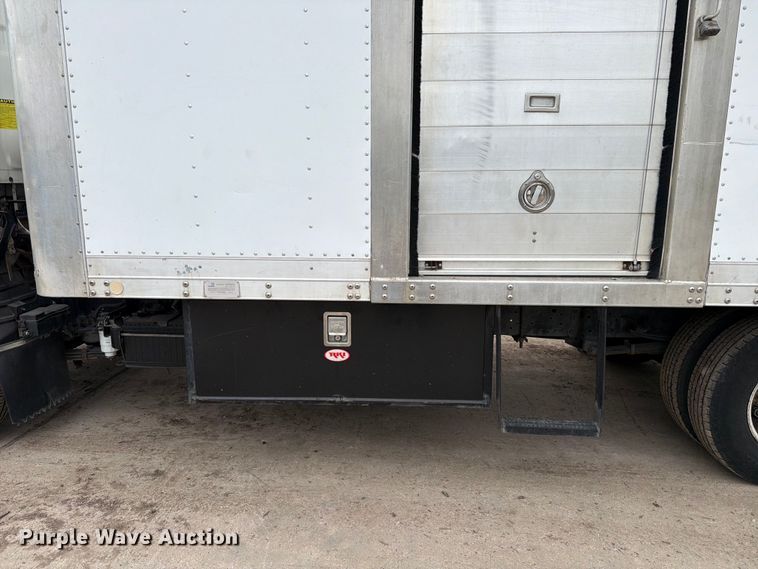 image for item ED5342 2005 GMC W4500 box truck