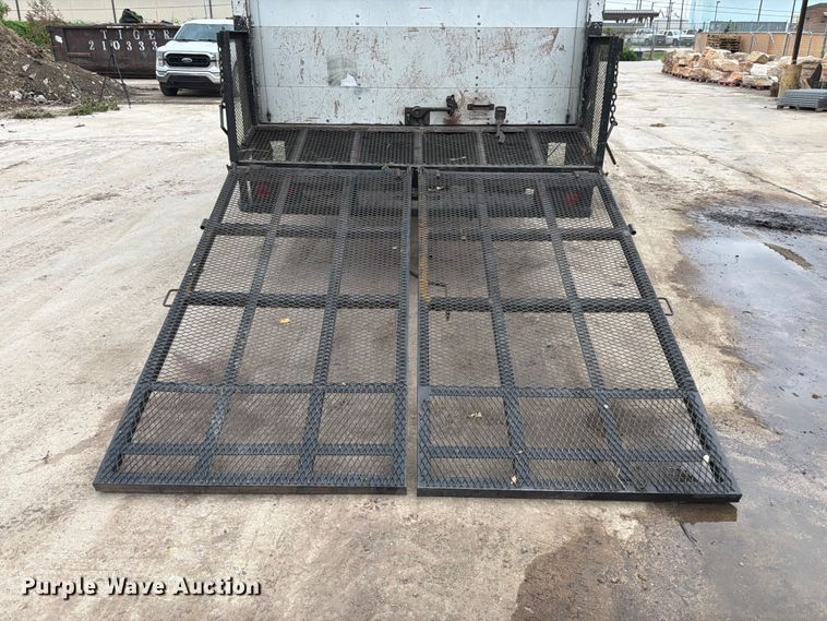 image for item ED5342 2005 GMC W4500 box truck
