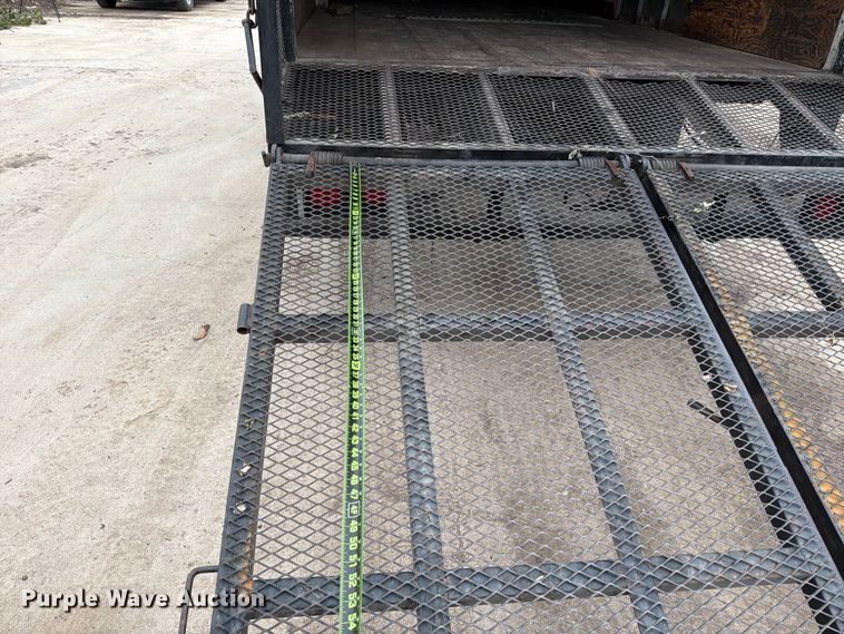 image for item ED5342 2005 GMC W4500 box truck