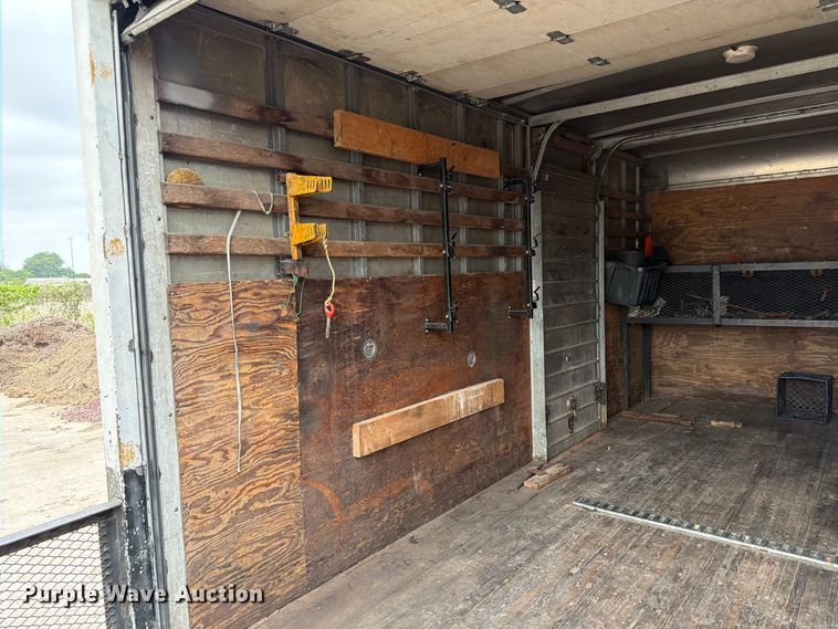 image for item ED5342 2005 GMC W4500 box truck