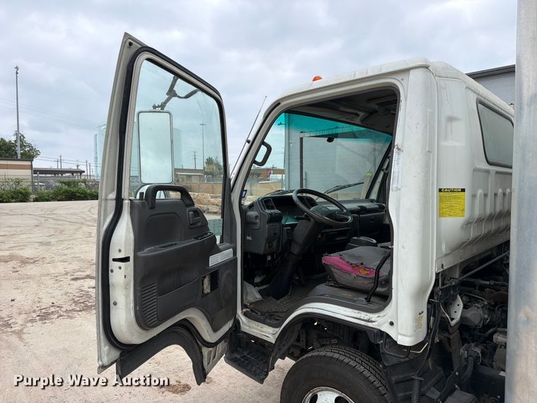 image for item ED5342 2005 GMC W4500 box truck