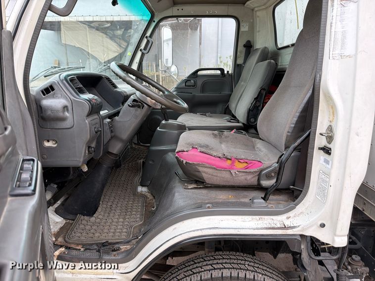 image for item ED5342 2005 GMC W4500 box truck