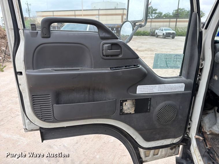image for item ED5342 2005 GMC W4500 box truck