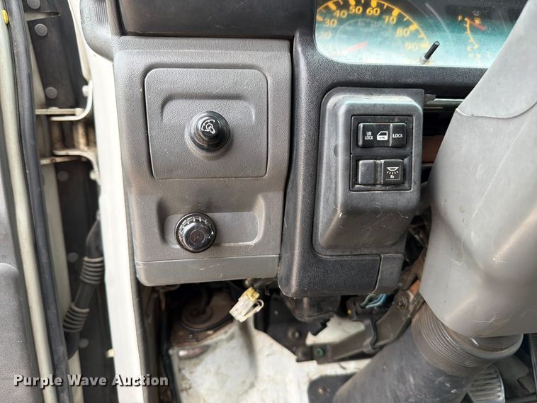 image for item ED5342 2005 GMC W4500 box truck