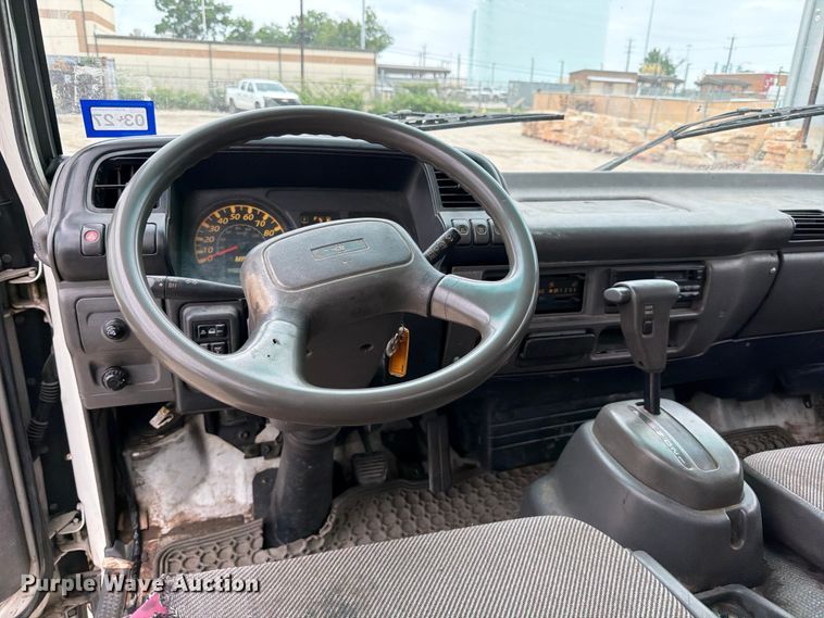 image for item ED5342 2005 GMC W4500 box truck