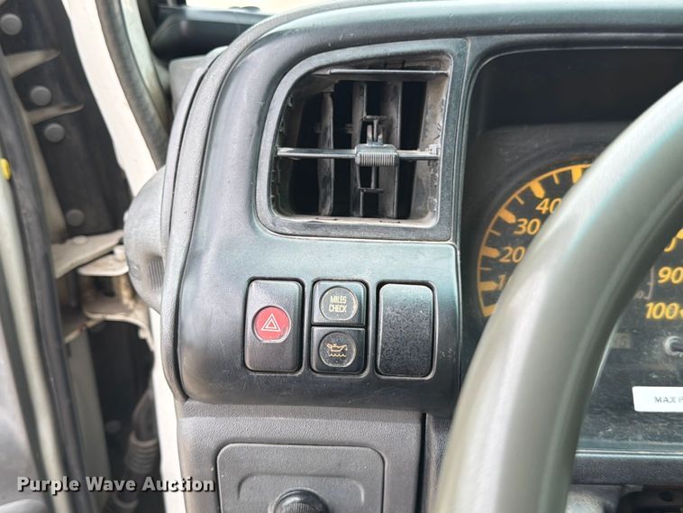 image for item ED5342 2005 GMC W4500 box truck