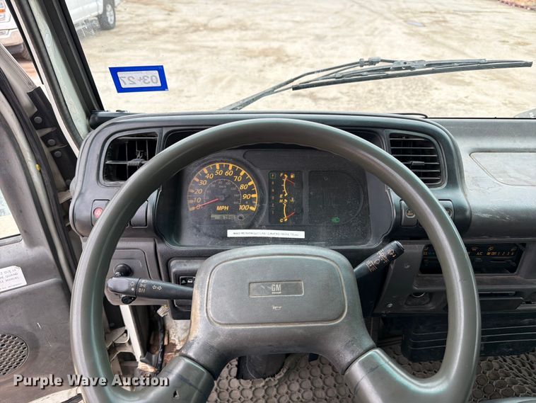 image for item ED5342 2005 GMC W4500 box truck