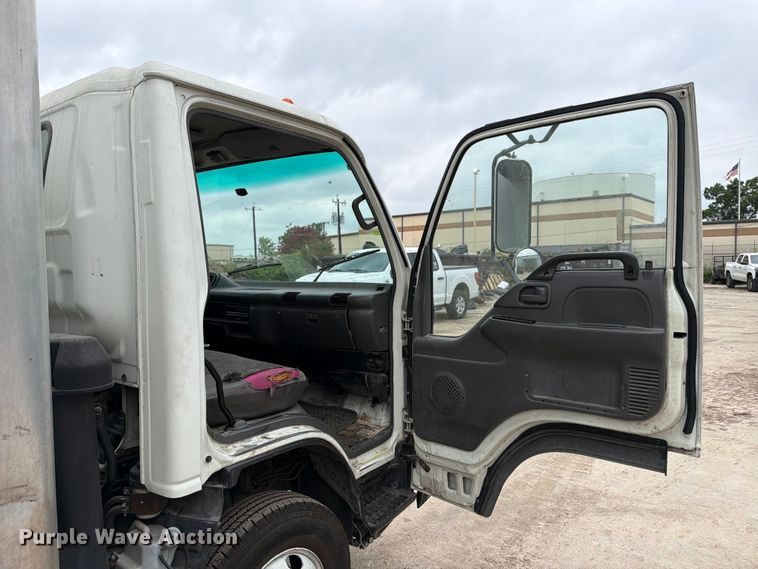 image for item ED5342 2005 GMC W4500 box truck