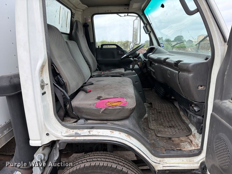 image for item ED5342 2005 GMC W4500 box truck