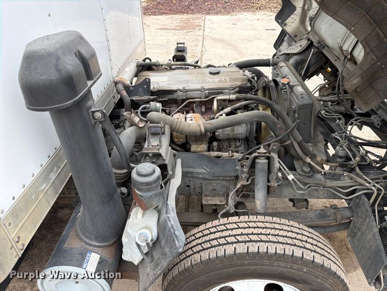 image for item ED5342 2005 GMC W4500 box truck