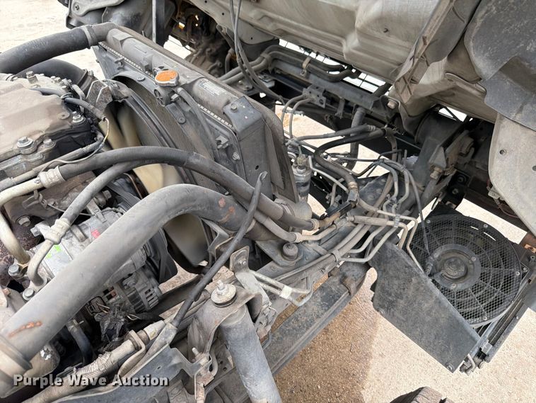 image for item ED5342 2005 GMC W4500 box truck