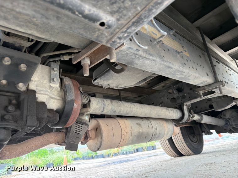 image for item ED5342 2005 GMC W4500 box truck
