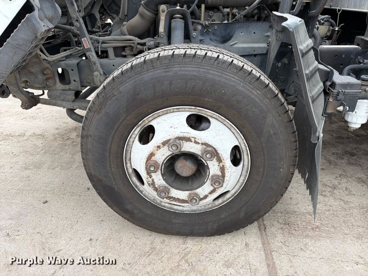image for item ED5342 2005 GMC W4500 box truck