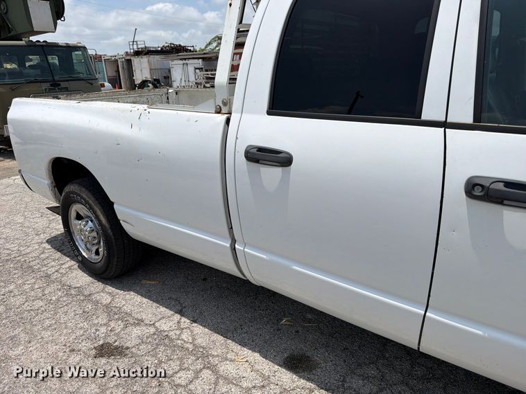 image for item ED5346 2004 Dodge Ram 2500 Crew Cab pickup truck