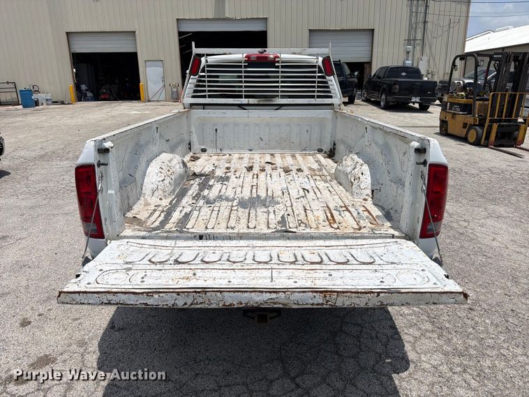 image for item ED5346 2004 Dodge Ram 2500 Crew Cab pickup truck