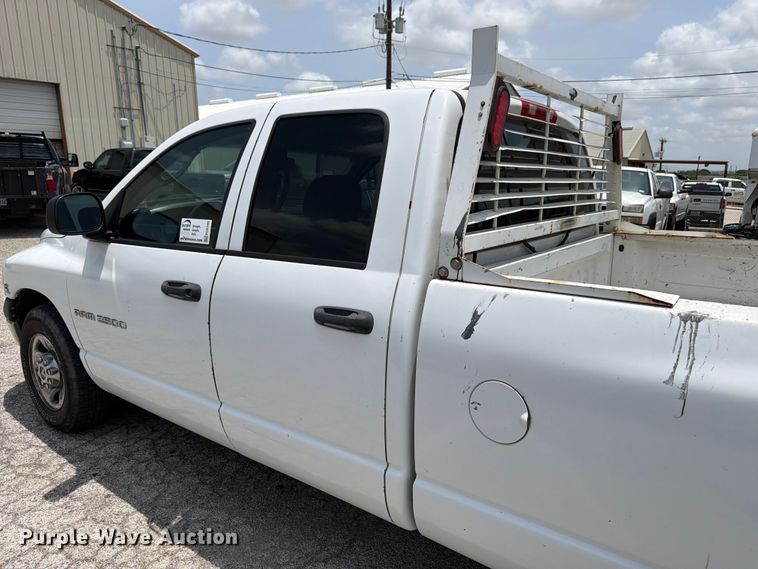 image for item ED5346 2004 Dodge Ram 2500 Crew Cab pickup truck