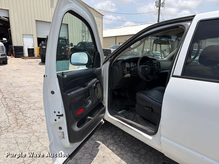 image for item ED5346 2004 Dodge Ram 2500 Crew Cab pickup truck