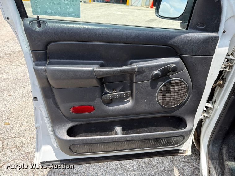 image for item ED5346 2004 Dodge Ram 2500 Crew Cab pickup truck