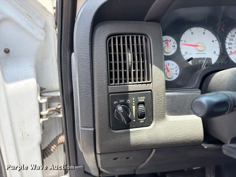 image for item ED5346 2004 Dodge Ram 2500 Crew Cab pickup truck