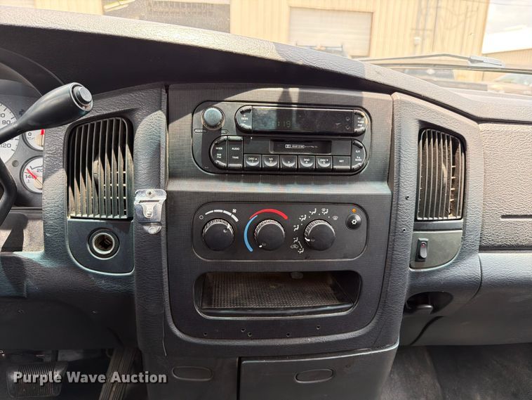 image for item ED5346 2004 Dodge Ram 2500 Crew Cab pickup truck