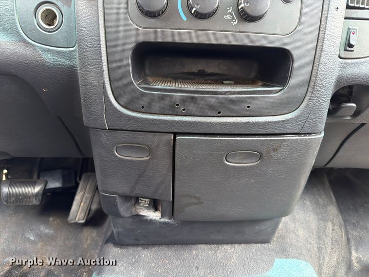 image for item ED5346 2004 Dodge Ram 2500 Crew Cab pickup truck