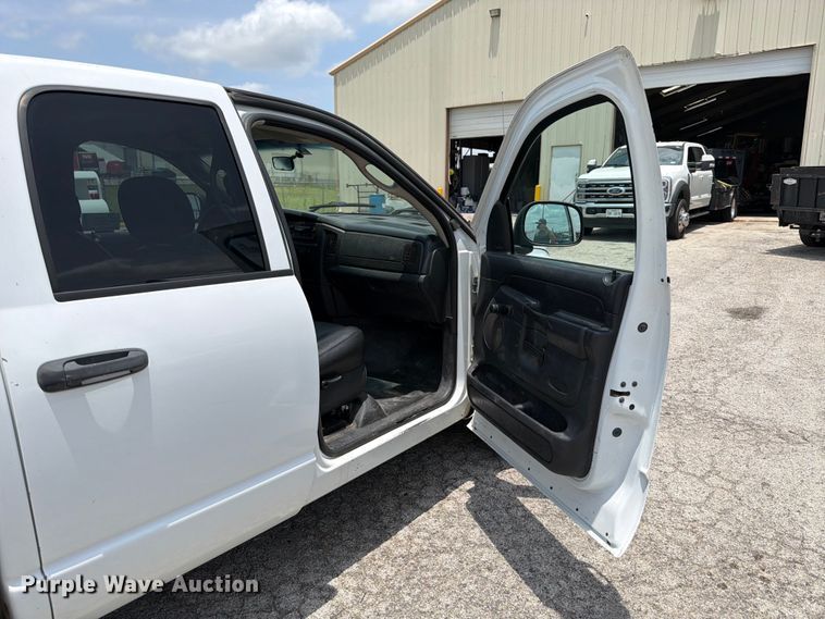 image for item ED5346 2004 Dodge Ram 2500 Crew Cab pickup truck