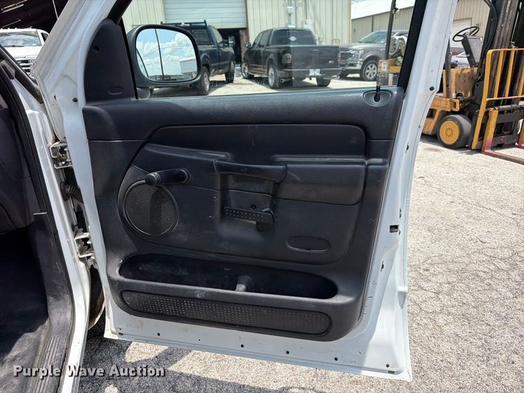 image for item ED5346 2004 Dodge Ram 2500 Crew Cab pickup truck