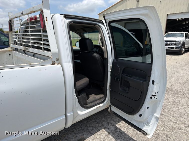 image for item ED5346 2004 Dodge Ram 2500 Crew Cab pickup truck