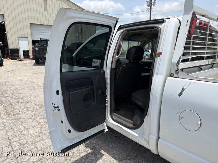 image for item ED5346 2004 Dodge Ram 2500 Crew Cab pickup truck