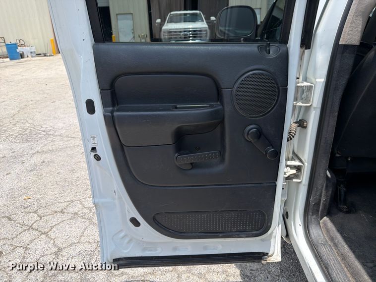 image for item ED5346 2004 Dodge Ram 2500 Crew Cab pickup truck