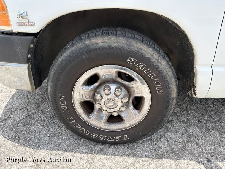 image for item ED5346 2004 Dodge Ram 2500 Crew Cab pickup truck