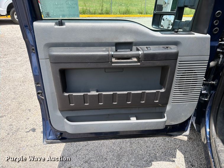 image for item ED5347 2012 Ford F250 Super Duty pickup truck