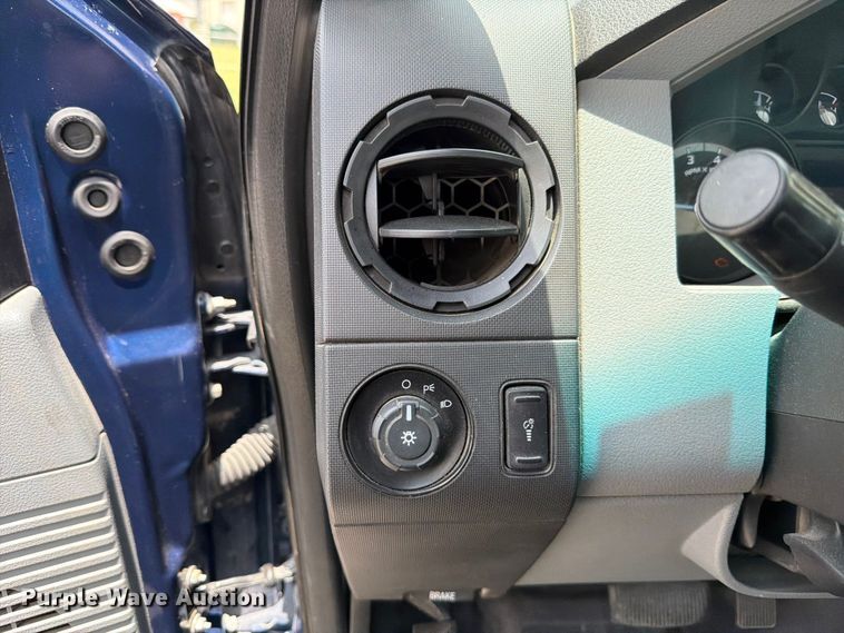 image for item ED5347 2012 Ford F250 Super Duty pickup truck