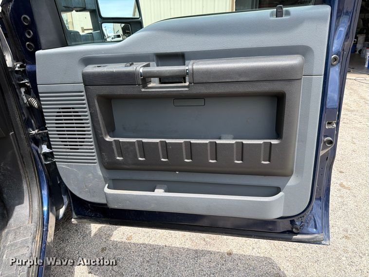 image for item ED5347 2012 Ford F250 Super Duty pickup truck