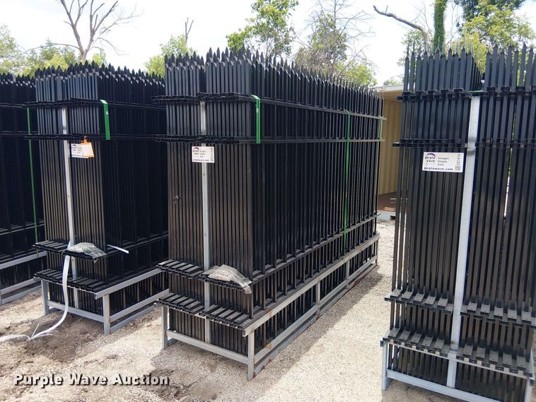 (22) Valley Pioneer F10 fence panels