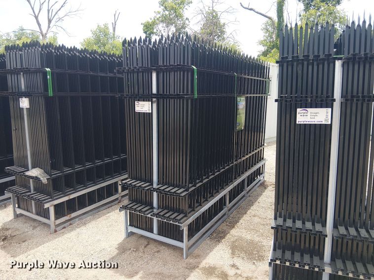(22) Valley Pioneer F10 fence panels