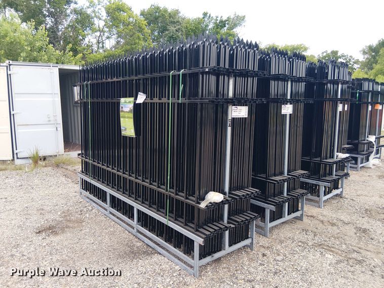 (22) Valley Pioneer F10 fence panels