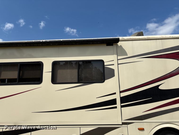 image for item EF1044 2006 Ford F550 RV