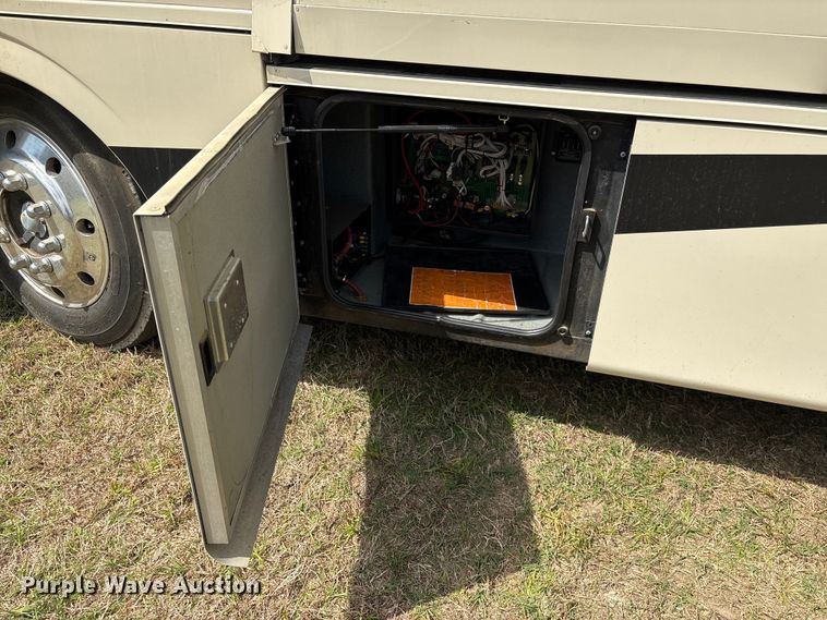 image for item EF1044 2006 Ford F550 RV