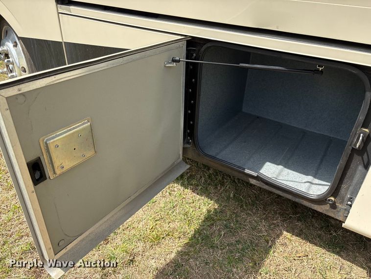 image for item EF1044 2006 Ford F550 RV